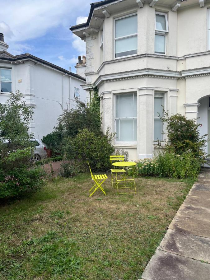 Elegant Bloomsbury Apartment In Tunbridge Wells Exterior foto